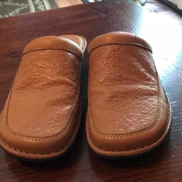 hush puppies clogs
